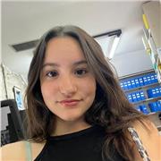 Estudiante de bachillerato apta para dar clases a alumnos de primaria y preescolar.